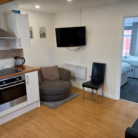 Apartment With Roof Terrace Close To City Centre Cardiff Eksteriør billede