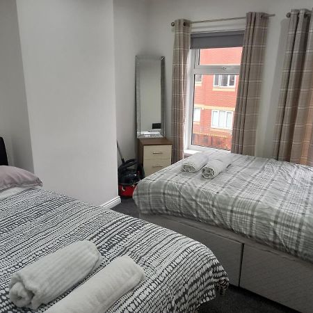 Apartment With Roof Terrace Close To City Centre Cardiff Eksteriør billede