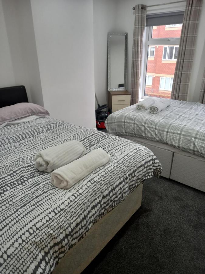 Apartment With Roof Terrace Close To City Centre Cardiff Eksteriør billede