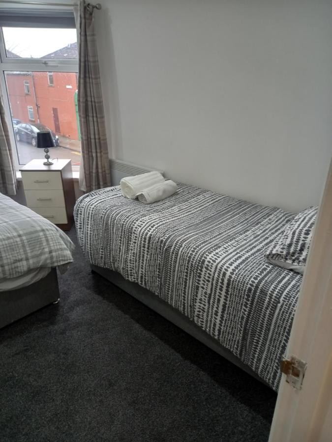 Apartment With Roof Terrace Close To City Centre Cardiff Eksteriør billede