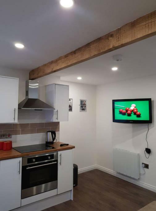 Apartment With Roof Terrace Close To City Centre Cardiff Eksteriør billede