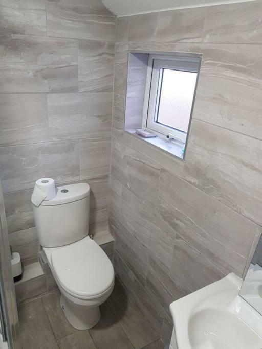 Apartment With Roof Terrace Close To City Centre Cardiff Eksteriør billede
