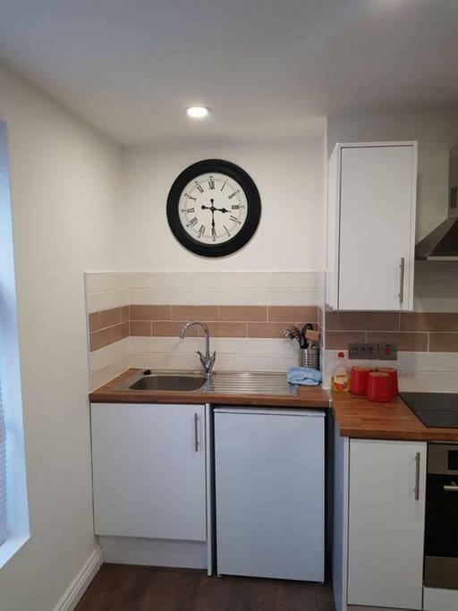 Apartment With Roof Terrace Close To City Centre Cardiff Eksteriør billede