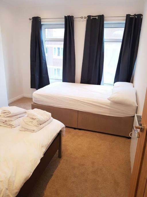 Apartment With Roof Terrace Close To City Centre Cardiff Eksteriør billede