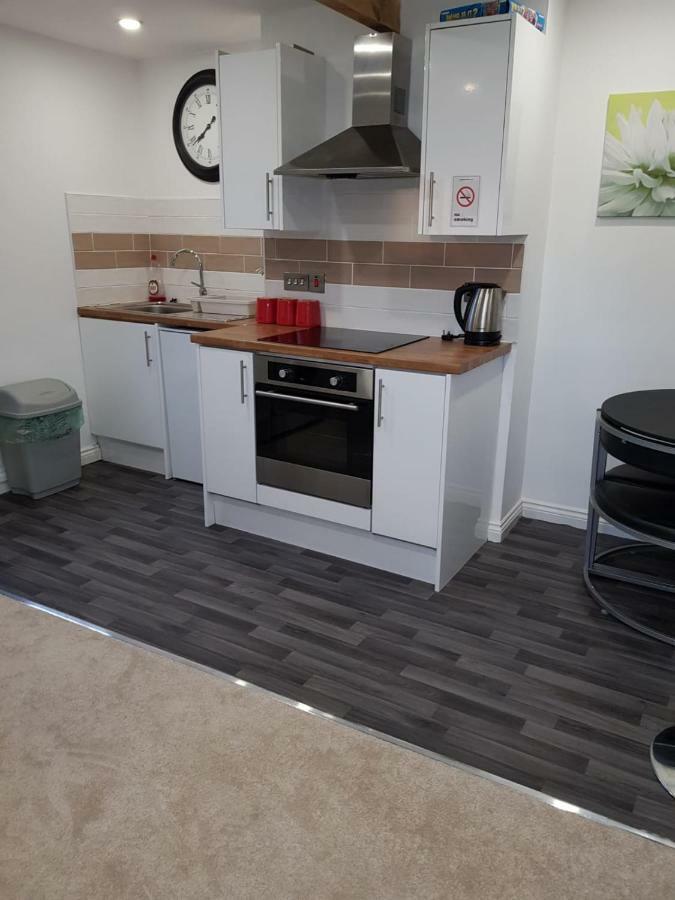 Apartment With Roof Terrace Close To City Centre Cardiff Eksteriør billede